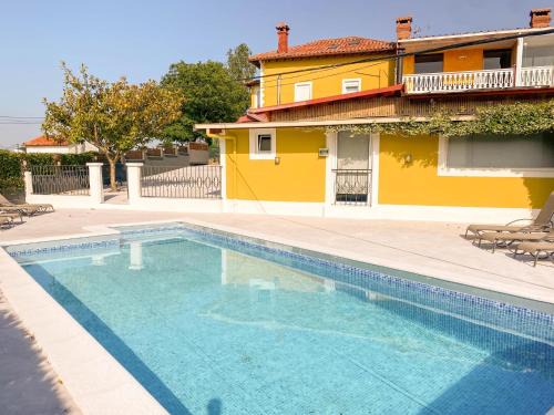 Pielagos House | Cantabria Collection - Espectacular casa con piscina y jardín