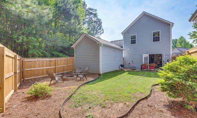 Holly Springs House | Canton Home w/Fenced Yard: 6 Mi to Lake Allatoona