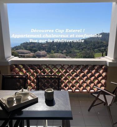Cap Esterel Apartment | Cap Esterel - Charmant T2 climatisé vue mer 4/5 pers - Piscine - Parking