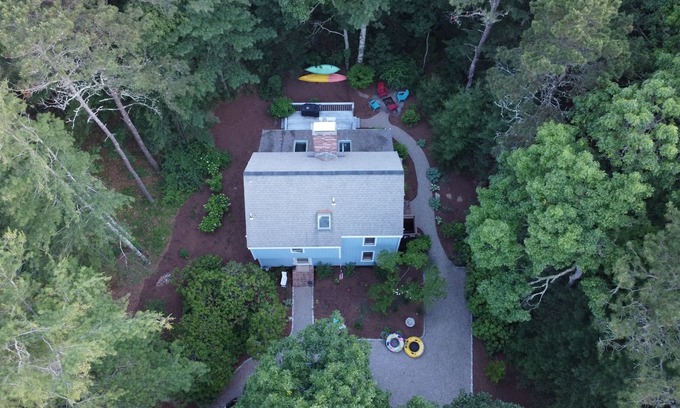 Fells Pond House | Cape Cod Retreat. Near Beaches and Amazing Pond