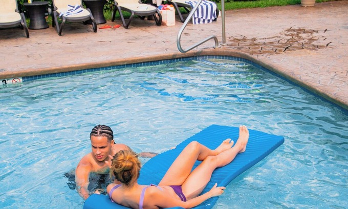 Provincetown Hotel | Cape Colony Inn