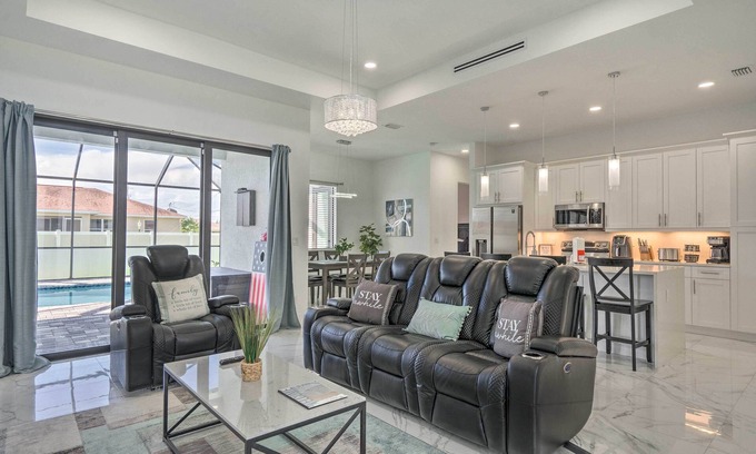 Mariner House | Cape Coral Home w/Screened-In Lanai + Pool!