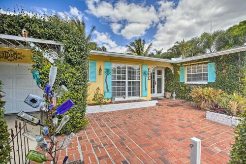Caloosahatchee House | Cape Coral Home with Yard Less Than 1 Mi to Dtwn!