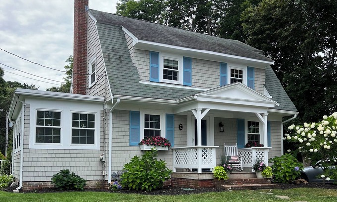 North Falmouth House | Cape cottage in Megansett village with walk to beach.