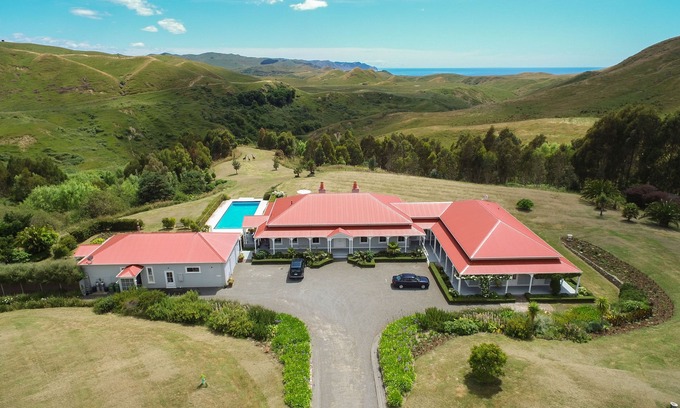 Waimarama House | Cape South Estate - idyllic character property in rural setting close to beaches