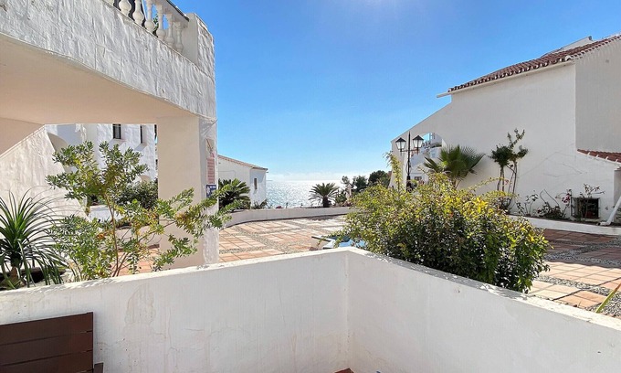 Chimenea Apartment | Capistrano Playa 116 by Casasol