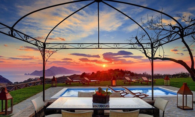 Schiazzano Villa | Capitano: 360° Views, Heated Pool & Concierge by Feeling Italy