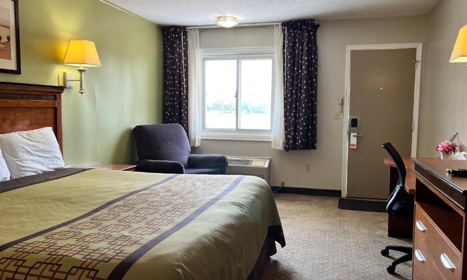 Avoca Hotel | Capri Motel