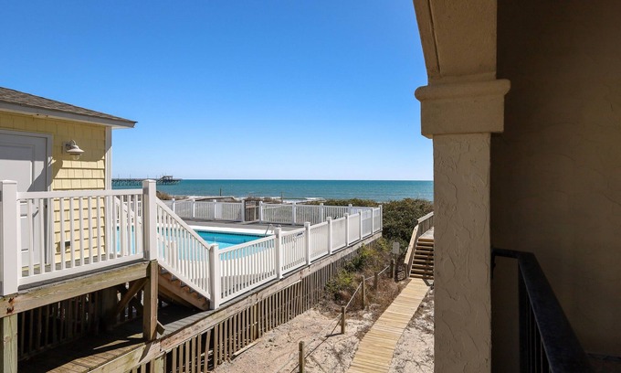 North Topsail Beach Condo | Capri Sun: Luxe Oceanfront Escape @ Villa Capriani