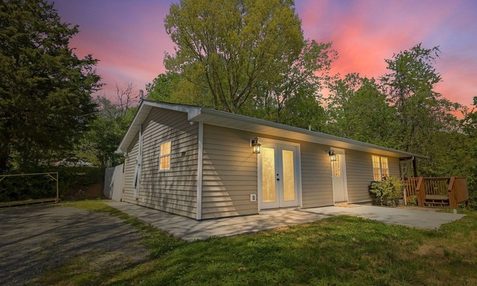 Sevierville House | Captain Puddle Pirate's Hideaway - Near All Sevierville & Pigeon Forge Attractions & Great Smoky Mountains NP by RedAwning