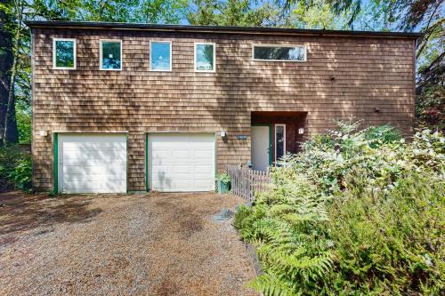 Manzanita House | Captain's Quarters Hideaway