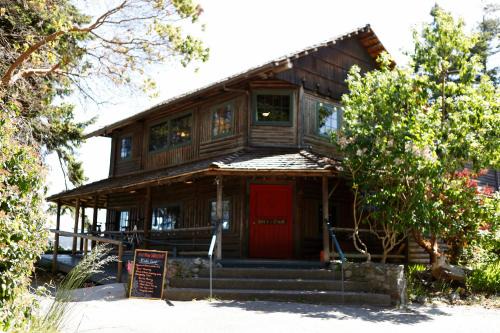 Coupeville Hotel | Captain Whidbey