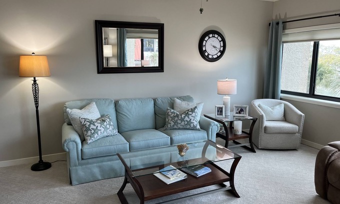 Palmetto Dunes Condo | Captains Quarters w/a Shelter Cove Marina view, 10% discount for weekly rentals