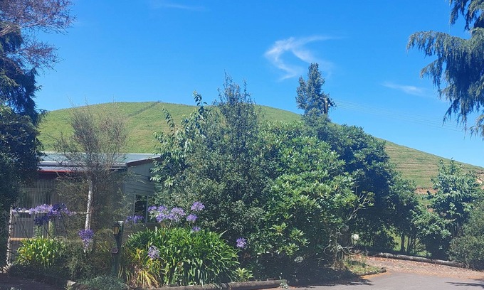 Rerewhakaaitu Cabin | Captivating rural beauty, serene getaway, nestled midway Rotorua & Taupo.