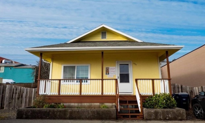 Brookings House | Captivating Sunlight Cottage