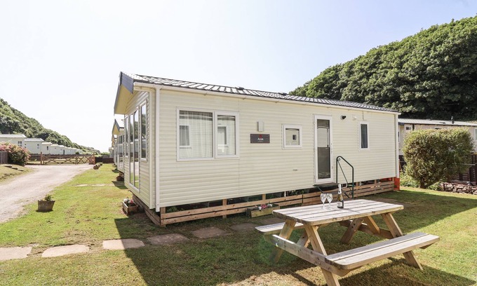 Plymouth Cottage | CARAVAN 7, family friendly, country holiday cottage in Plymouth