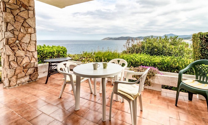 Llanca Apartment | Carboneras 47 - Apartment right on the seafront
