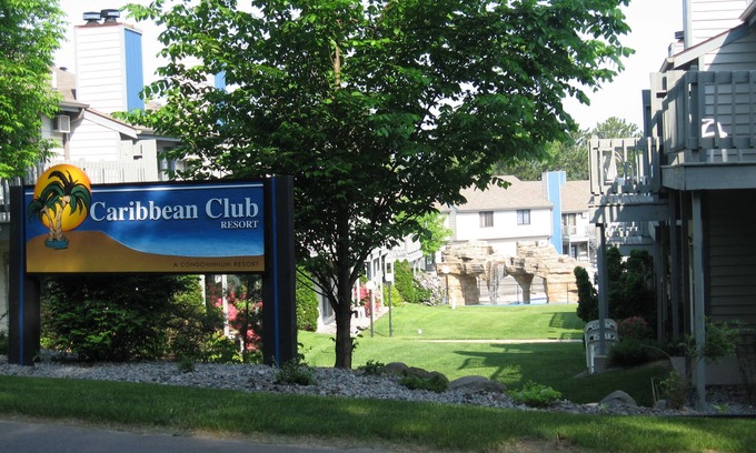 Lake Delton Condo | Caribbean Club Resort