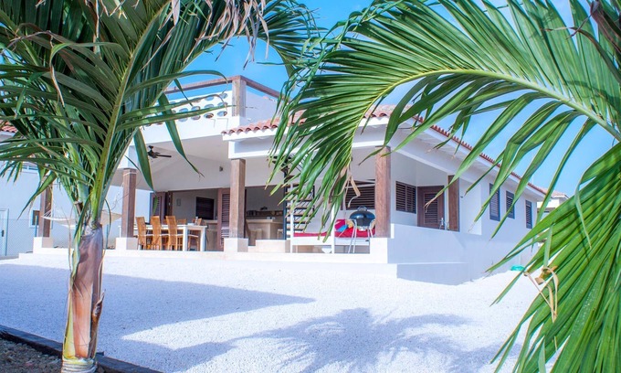 Bona Bista Villa | Caribbean Dream 6P Vacation Villa with Large Swimmingpool on Safe Villapark