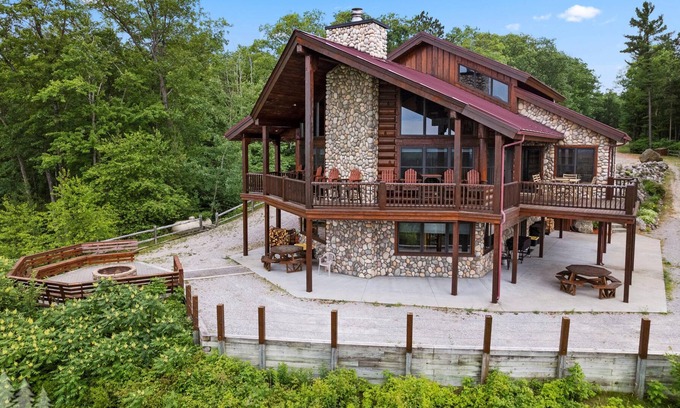 Mio Cabin | Caribou Ridge Lodge! 1of2 Lodges! Great For Weddings/Family/Friend Groups! VIEWS