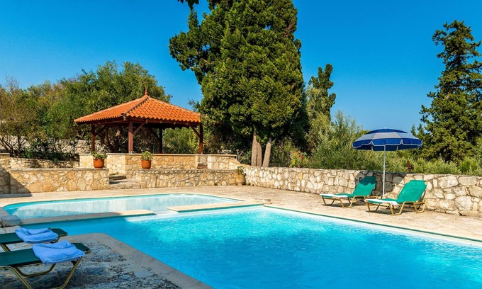 Douliana Villa | Carlas House, beautiful stone villa near Kalyves beach