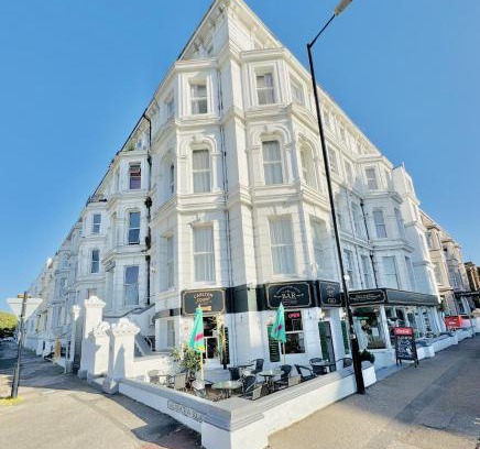Eastbourne Seafront Hotel | Carlton Court Hotel Eastbourne