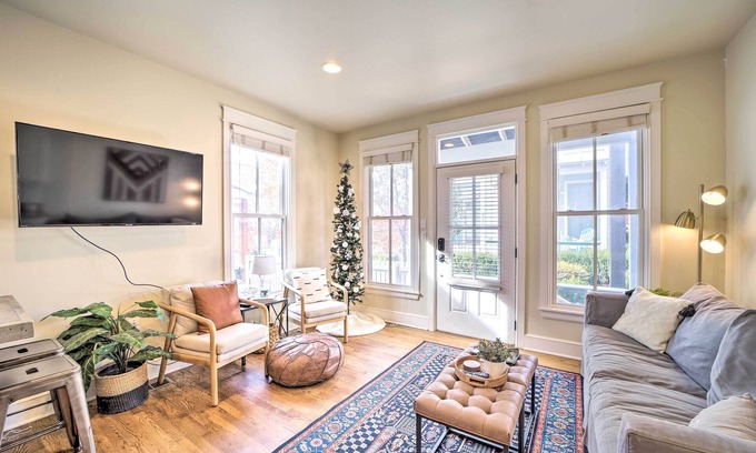 Eufaula House | Carlton Landing Home: Walk to Lake & Parks!