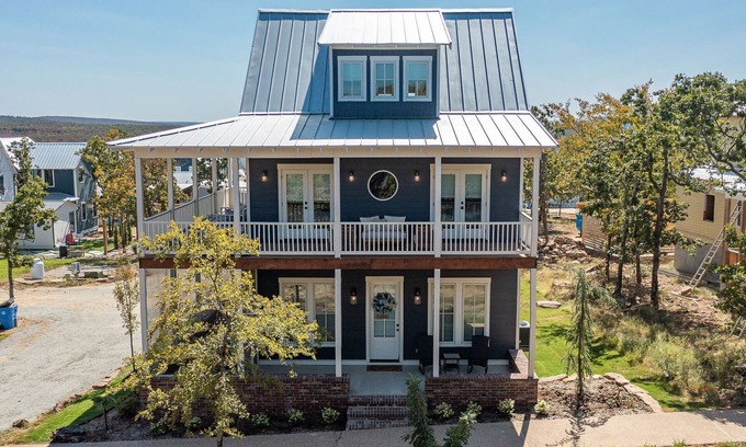 Carlton Landing House | Carlton Landing-Charlotte's Nook