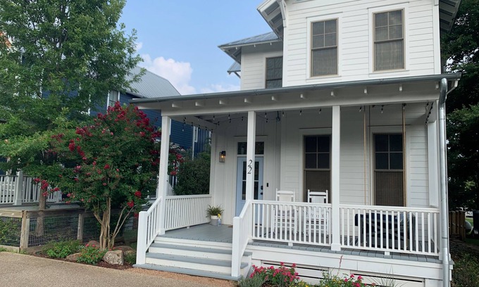Eufaula House | Carlton Landing Vacation Home with EV Charging