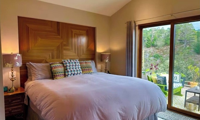 Carmel Apartment | Carmel by the Canyon