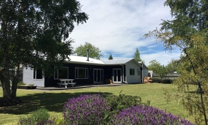 Turangi House | Carmel Cottage Trout Fishing Mountain and Bush Walks