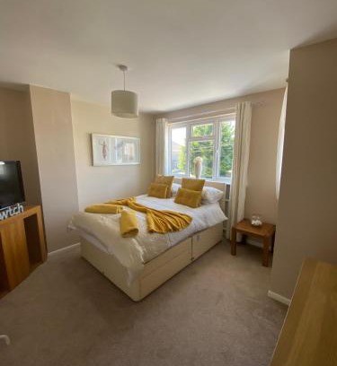 Kenfig Hill House | Carol,s Place Near Porthcawl, Margam, Bridgend & M4 Value for Money