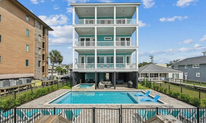 Crescent Beach House | Carolina Breeze- Oceanfront 8BR- Pool, Hot Tub