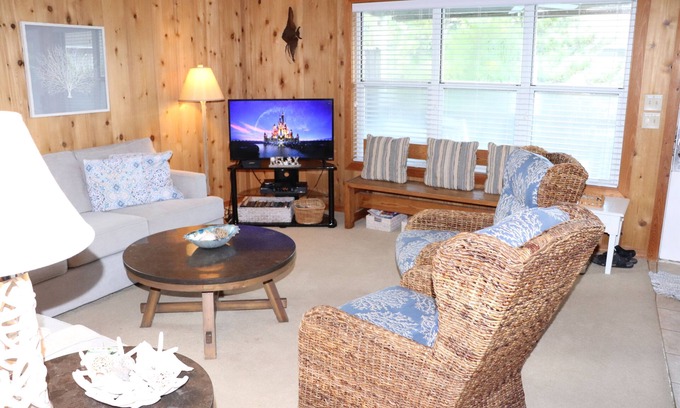 Ocean Sands Condo | Carolina Sunshine 3 Bedroom 2 Bath Condo