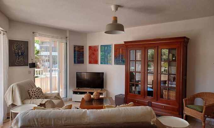 Carqueiranne Apartment | Carqueiranne 65 m2 T3 quiet and air-conditioned (4 pers) 5 mns from the beach.