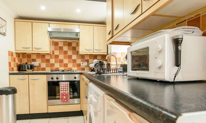 Manod Cottage | CARREG LWYD, pet friendly, with a garden in Blaenau Ffestiniog