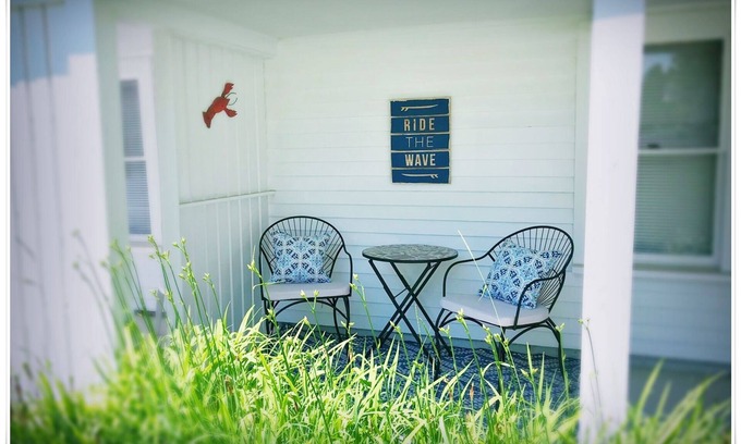 Ogunquit Apartment | Carriage House Appartment with Beautiful Pool in the Heart of Ogunquit