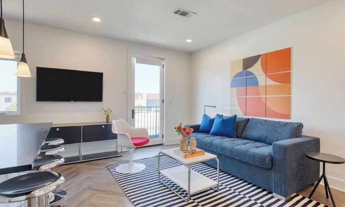 Historic Edgefield Apartment | Carter #202 by AvantStay | 1BR + Balcony