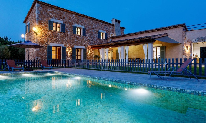 Biniali House | Cas Coix. Jacuzzi, gym & pool