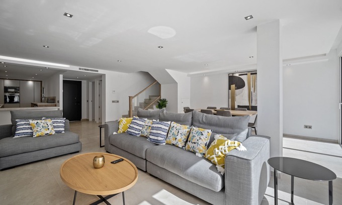 Golden Mile House | Casa Adriana