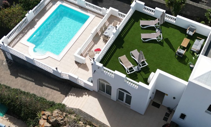 Conil Villa | Casa Alba - By AZ Rentals