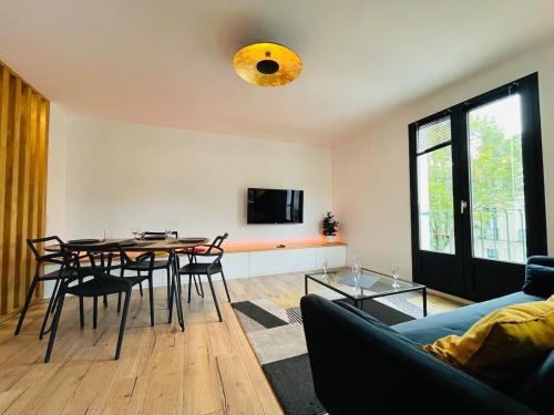 Saint-Serge Apartment | Casa Amarelo
