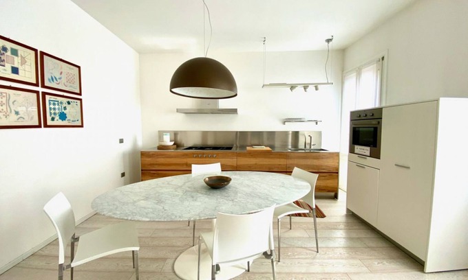 Santa Croce Apartment | Casa Anna - elegance - brightness - canal view