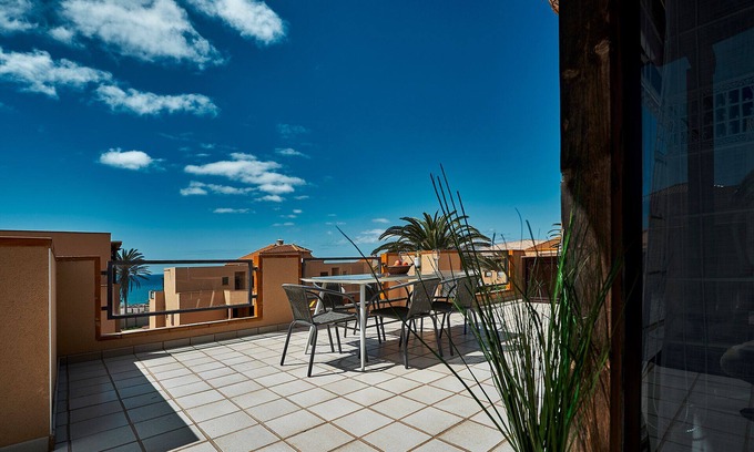 Bahia Calma Apartment | Casa Anna, modern with rustic design