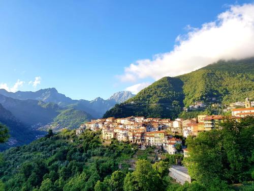 San Carlo Terme House | Casa Apuania
