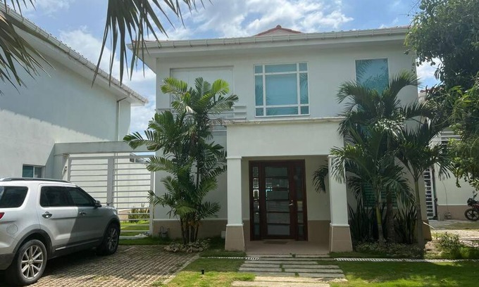 Arroyo de Piedra Villa | Casa Arcoíris: Espectacular casa en Cartagena con Acceso directo a la Playa