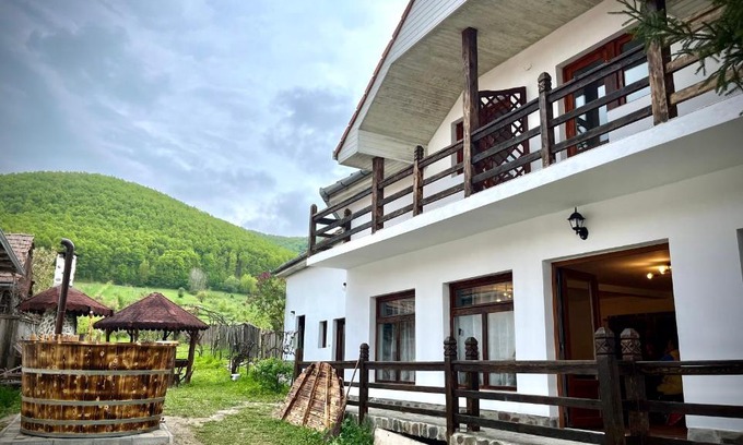 Livezile House | Casa Ariana