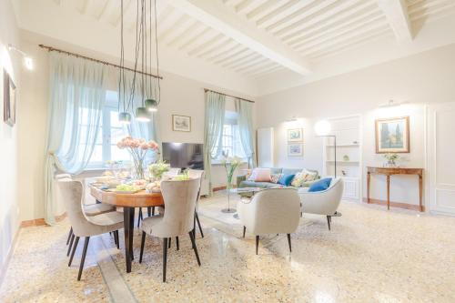 Lucca Historical Center Apartment | CASA ARNOLFO: Where Heritage Meets Modernity