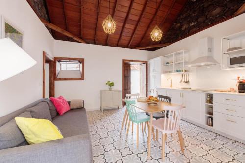 Los Llanos House | Casa Azucena
