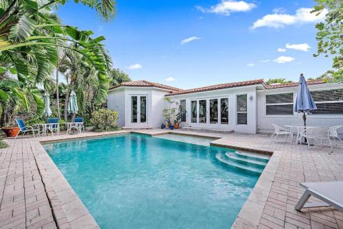 Southside House | Casa Balsinde - Delight in a Private Pool in the Southern End of West Palm